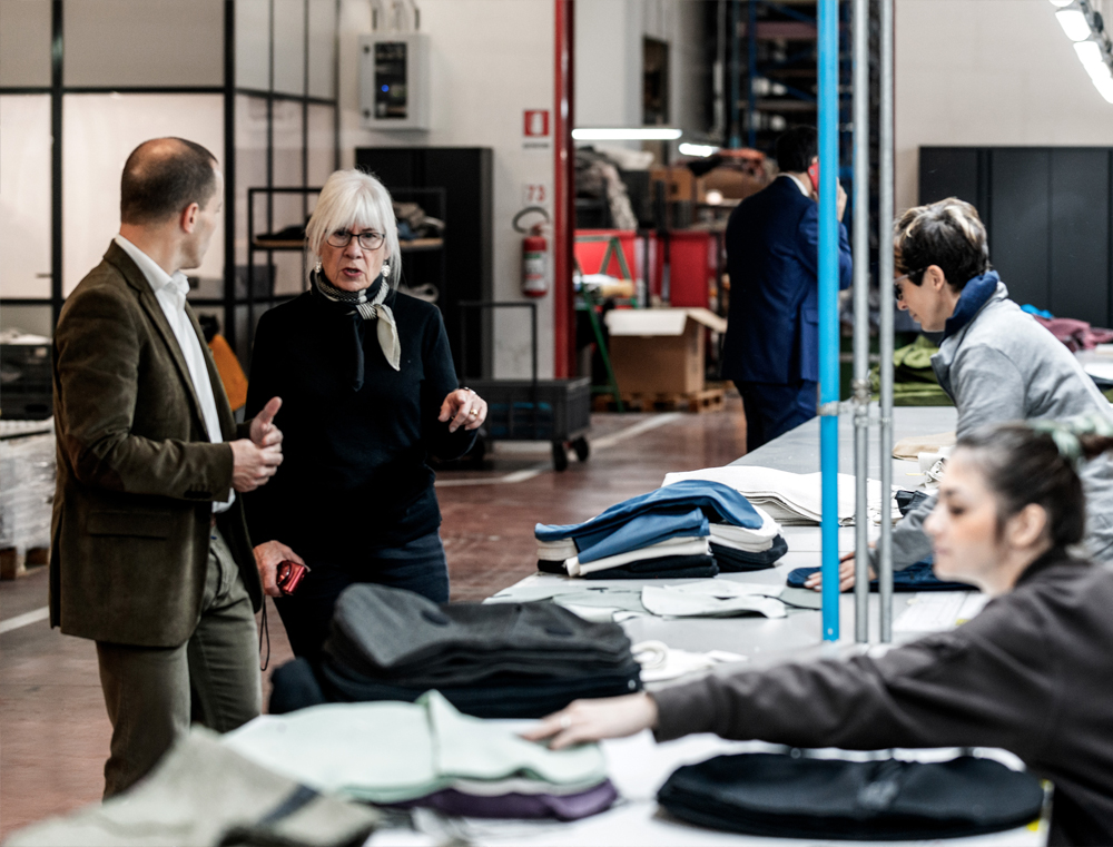 Susan Saarinen visits the Knoll factory in Foligno (Italy)