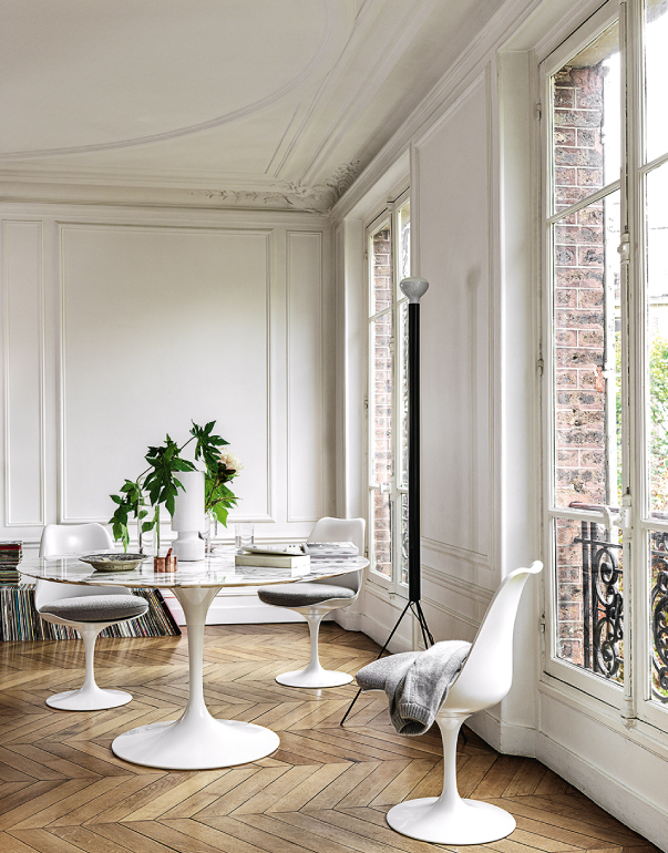 Saarinen Tulip table and chairs