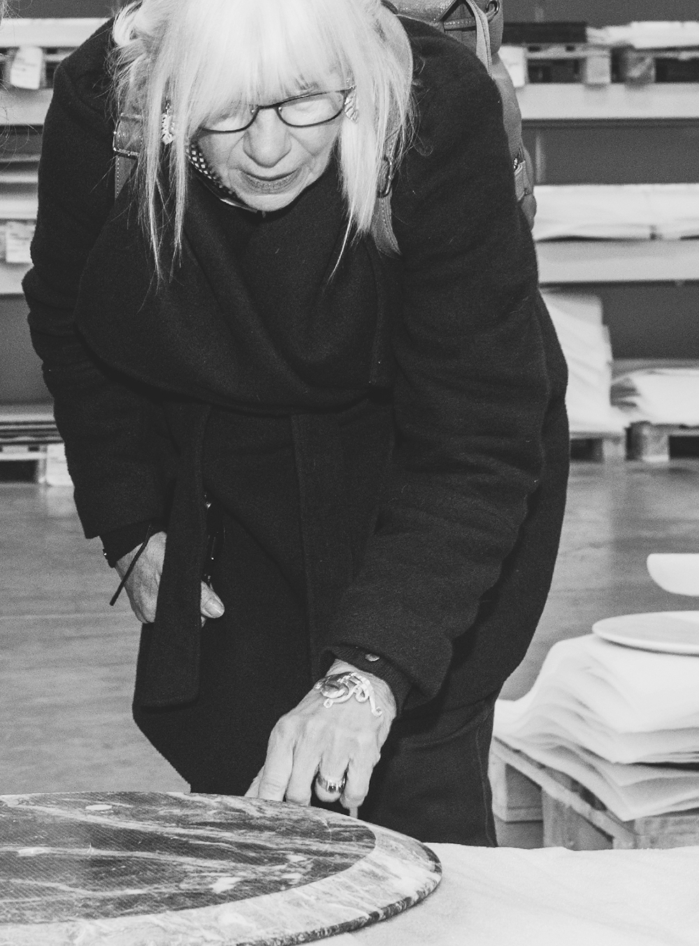 The daughter of Eero Saarinen in her recent visit to the Knoll factory in Foligno